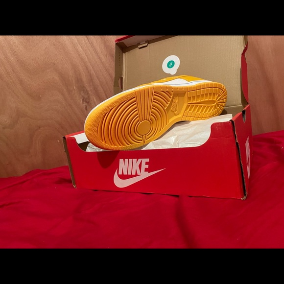 NIKE DUNK LOW - Picture 3 of 4